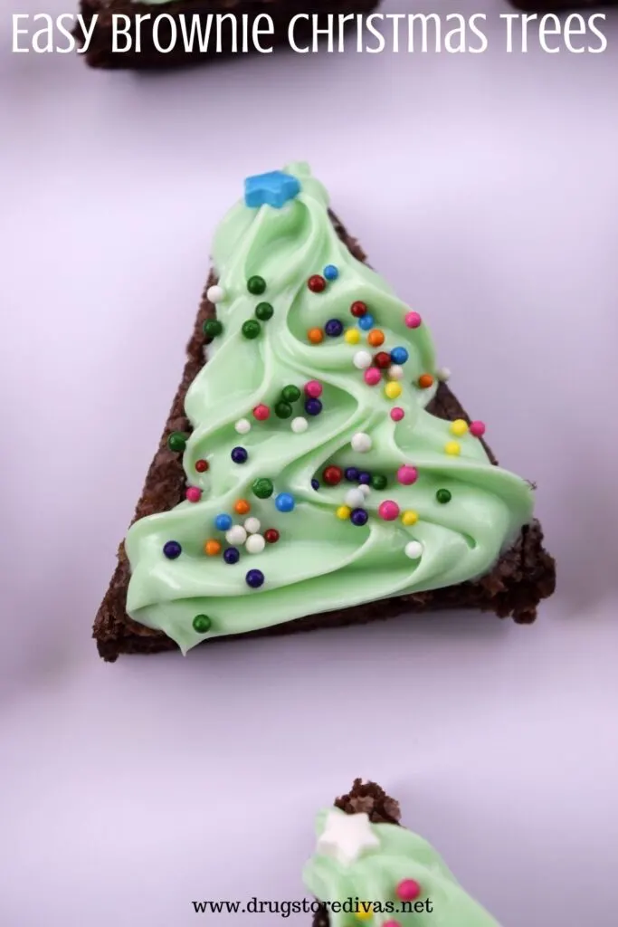 A brownie, decorated to look like a Christmas tree, with the words "Easy Brownie Christmas Trees" digitally written above it.