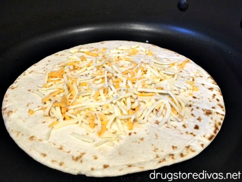 Looking for a great dinner recipe? Check out these Fiesta Chicken Quesadillas from www.drugstoredivas.net.