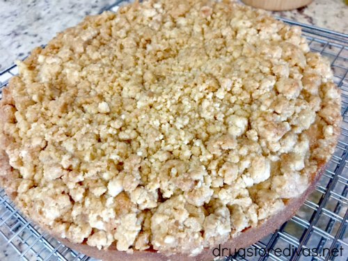 #ad This Coffee Cake With Hazelnut Glaze is your new FAVORITE go-to dessert. Get the recipe at www.drugstoredivas.net.