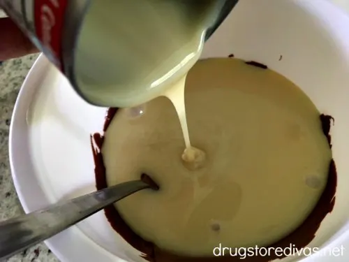 Looking for a simple and tasty treat? Check out this Rocky Road Fudge from www.drugstoredivas.net. It's only four ingredients!