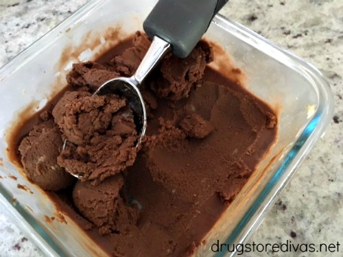 If you're dieting, you'll love this sugar-free 0 point Weight Watchers Chocolate Banana Ice Cream. Get the recipe at www.drugstoredivas.net.