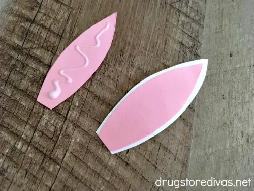 If you need a cute Easter treat bag, you'll love these DIY Card Stock Easter Bunny Treat Bags from www.drugstoredivas.net. You can make them with items you have at home right now!