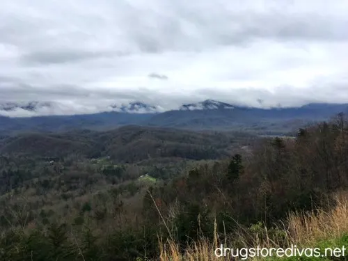 Planning a trip to the Smoky Mountains? Find out these free things to do in the Smoky Mountains on www.drugstoredivas.net.
