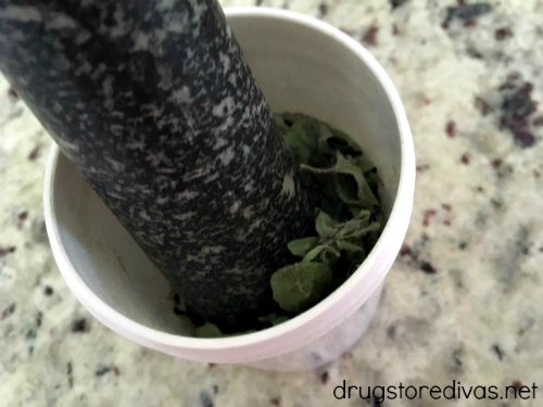Growing herbs? Are they getting out of control? Learn how to dry oregano in this post from www.drugstoredivas.net.