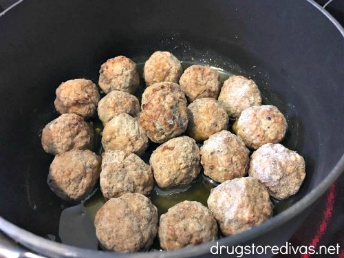 Spice up your life with these Jalapeno Jelly Meatballs. Get the recipe at www.drugstoredivas.net.