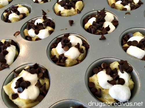 These Puff Pastry S'mores Bites are a perfect one-bite dessert. Get the recipe at www.drugstoredivas.net.
