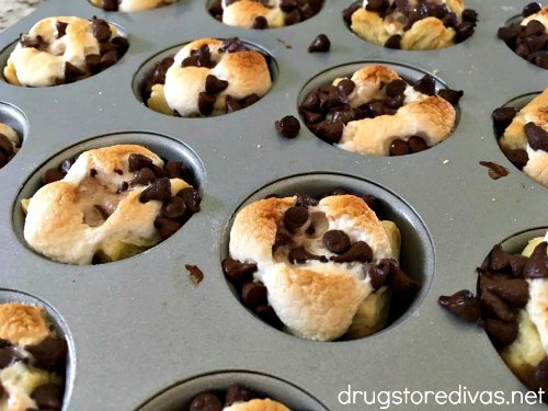 These Puff Pastry S'mores Bites are a perfect one-bite dessert. Get the recipe at www.drugstoredivas.net.