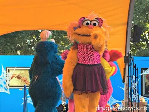 Sesame Place is so cute for Halloween. Learn all about Planning Your Visit To Sesame Place's The Count's Halloween Spooktacular in this post from www.drugstoredivas.net.