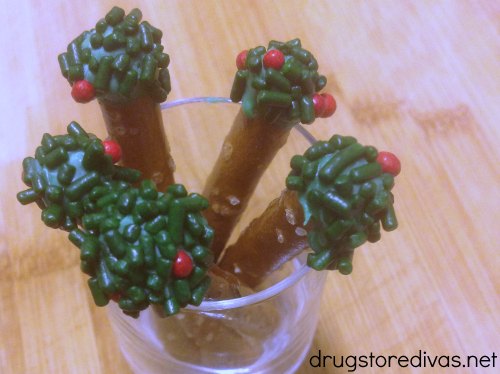 The easiest Christmas treat are these Christmas Chocolate Pretzels. Get the recipe at www.drugstoredivas.net.