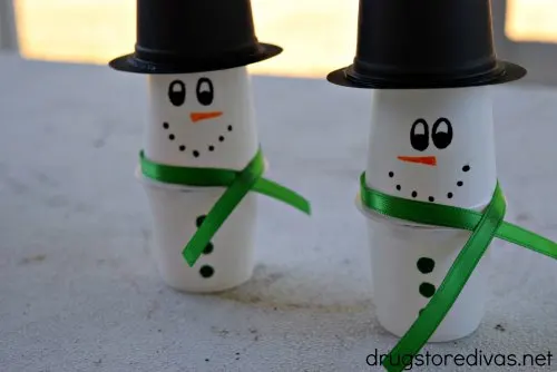 Don't throw away your K-Cups! Upcycle your used K-Cups to make this DIY K-Cup Snowman. Get the tutorial at www.drugstoredivas.net.