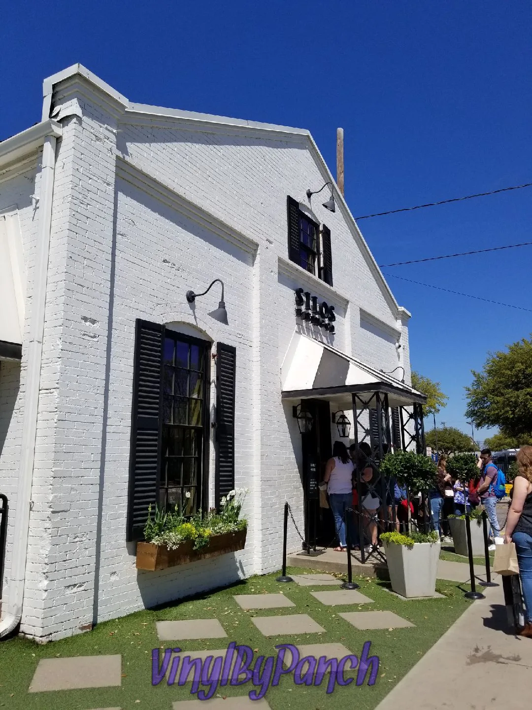 Before you decide to head to Magnolia Market at the Silos in Waco, TX, be sure to read this post from www.drugstoredivas.net.