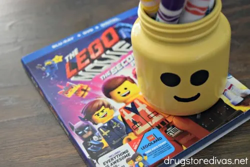 Making this DIY LEGO Head Marker Holder is a great way to celebrate the release of The LEGO Movie 2: The Second Part. Get the tutorial on www.drugstoredivas.net.