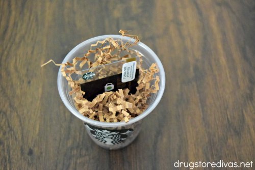 This DIY Starbucks Gift Card Coffee Cup Holder is a perfect way to give a gift card without just sticking it in a card. Get the tutorial on www.drugstoredivas.net.