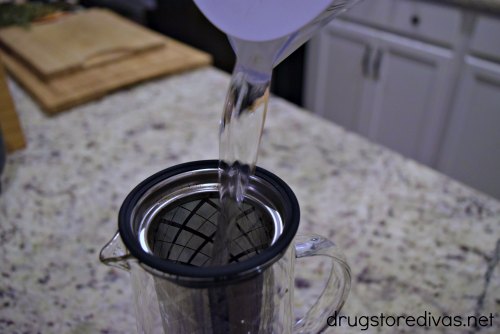 Learn how to make cold brew coffee at home with this Super Simple Cold Brew Coffee recipe on www.drugstoredivas.net.