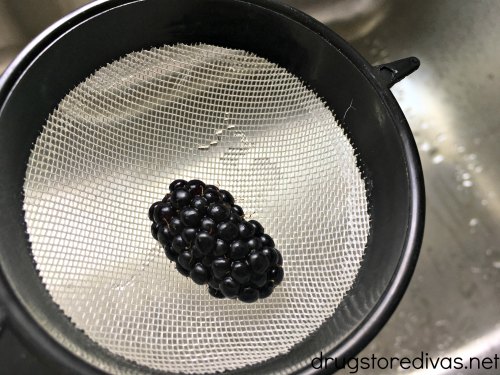 It's easy to harvest blackberry seeds to replant them in your garden. Find out how in this post on www.drugstoredivas.net.