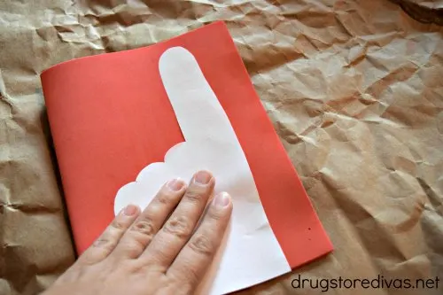 Root on the home team from home with this DIY Foam Finger tutorial. You can make it in your team's colors. Find out how on www.drugstoredivas.net.