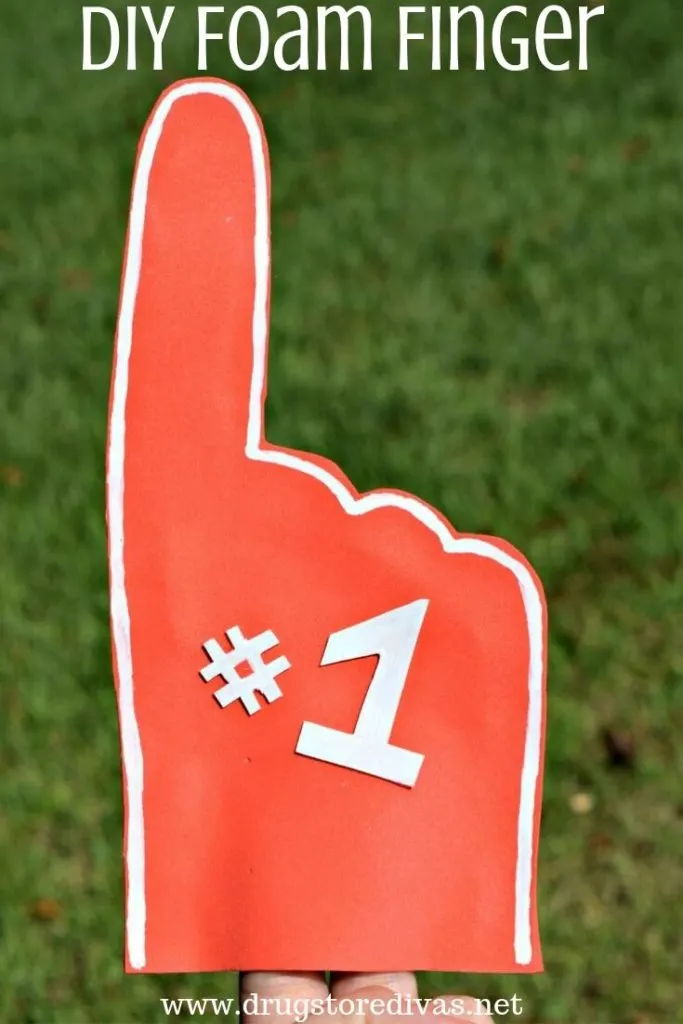 Root on the home team from home with this DIY Foam Finger tutorial. You can make it in your team's colors. Find out how on www.drugstoredivas.net.