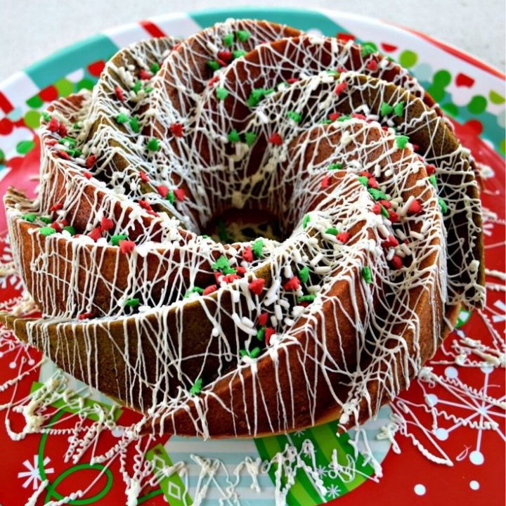 https://www.drugstoredivas.net/wp-content/uploads/2019/12/tri-color-christmas-bundt-cake-image-720x720.jpg