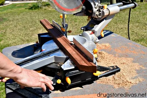 This DIY Wooden Serving Tray is a beautiful craft idea. It's food-safe so you can use it as a cutting board too. Get the tutorial at www.drugstoredivas.net.