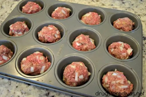 Mini Meatloaf Smothered In Bacon Jam will be your new favorite dinner. It'll be a hit with non-meatloaf lovers too. Get the recipe at www.drugstoredivas.net.