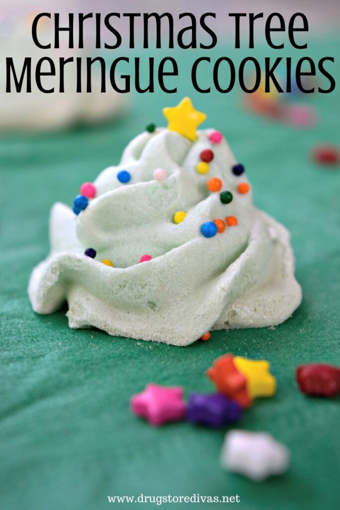 These Christmas Tree Meringue Cookies will be the star of your Christmas cookie platter. Find out how to make them on www.drugstoredivas.net.