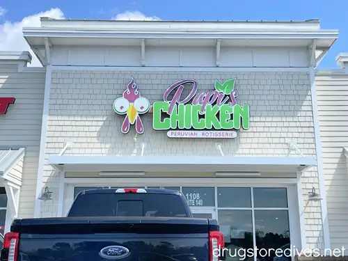 The outside of a Papi's Chicken restaurant in Leland, NC.