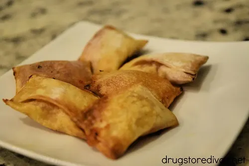 Air Fryer Pizza Rolls are such a simple way to make homemade pizza rolls in minutes. Get the recipe on www.drugstoredivas.net.
