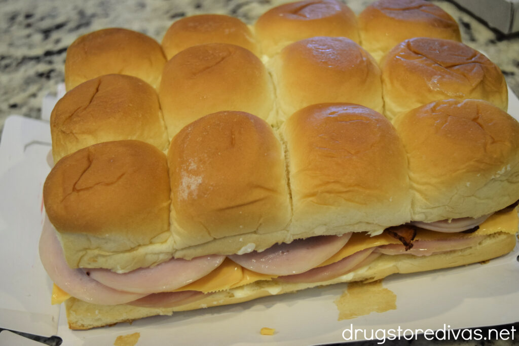 This Turkey Club Hawaiian Roll Sliders hack easily makes 12 sandwiches in the time it takes to make one! It works for other sandwiches too!