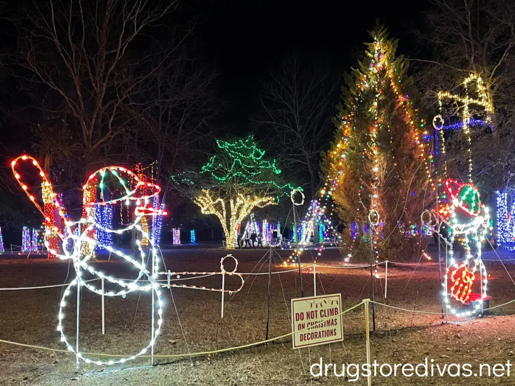 Animatronic scenes at Leland In Lights depicting snowmen playing baseball.