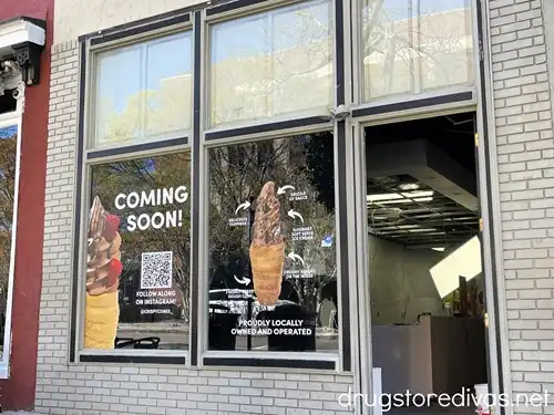 The outside of a Crispy Cones ice cream restaurant.