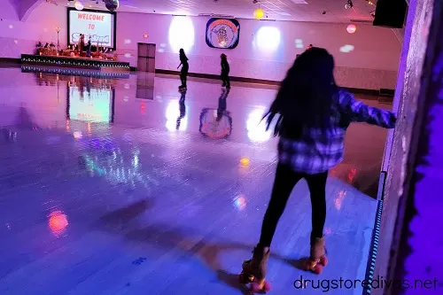 Kids skating at Skateland skate rink in Union Gap, Washington.