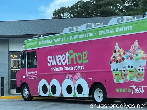 A sweetFrog frozen yogurt food truck.