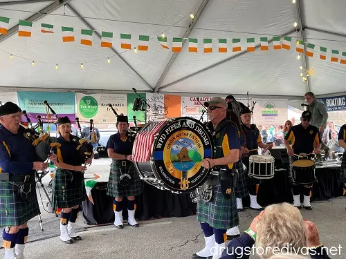 A pipe and drum band.