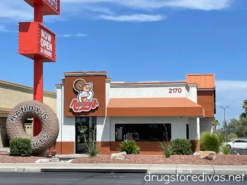 The outside of a Randy's Doughnuts location.