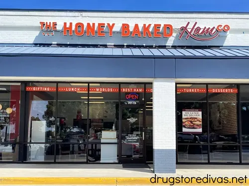 The outside of a Honey Baked Ham store.