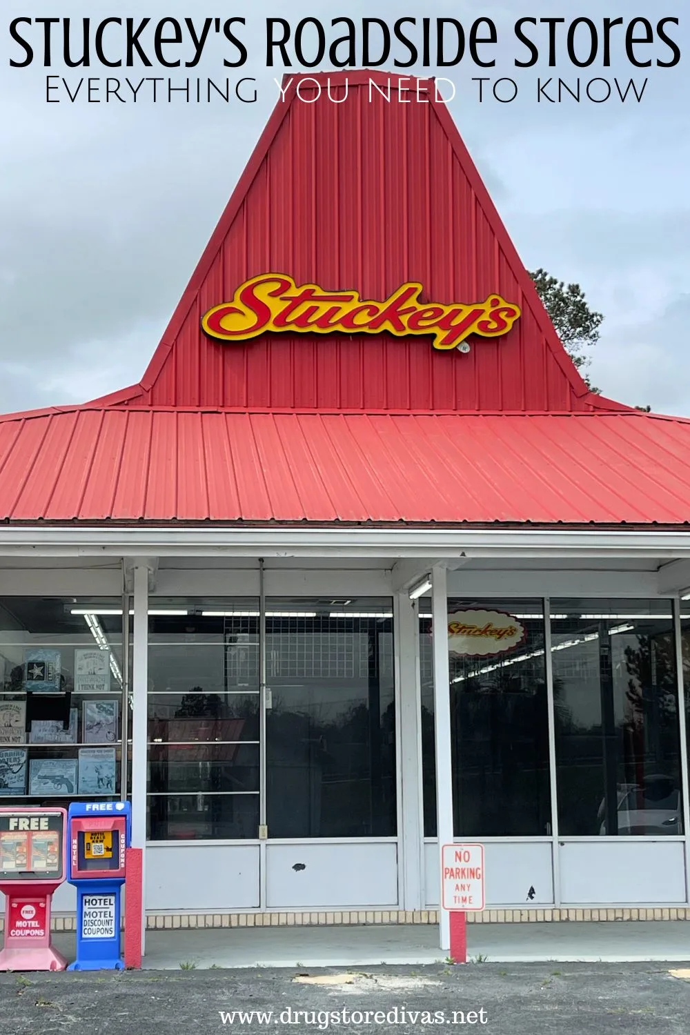A building with a red roof on it that says Stuckey's with the words 