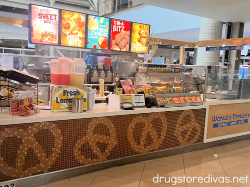 The outside of a Wetzel's Pretzels kiosk in the mall.