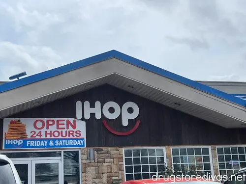The outside of an IHOP restaurant.