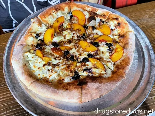 A peach pizza.