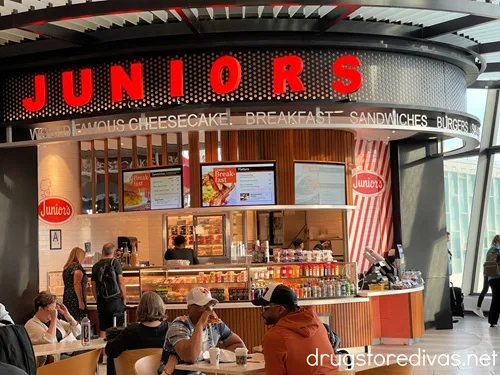 The outside of a Juniors Cheesecakes location.