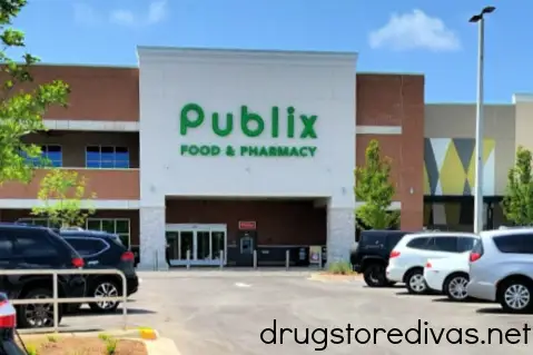 The outside of a Publix grocery store.