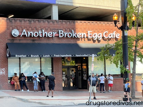 The outside of an Another Broken Egg Cafe restaurant.