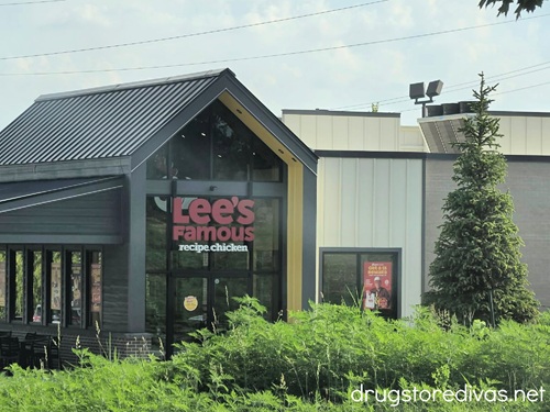 The outside of a Lee's Famous Chicken restaurant.