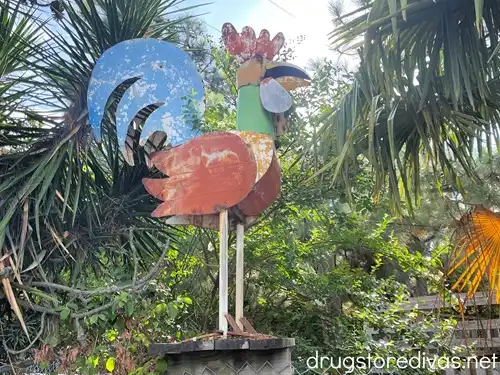 A metal chicken outside Dunrovin Country Store in Vass, NC.
